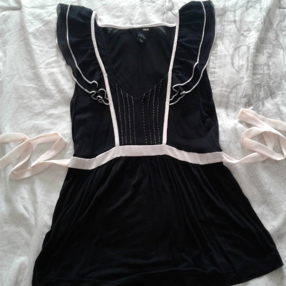 H&M black, cream flutter sleeve top size S